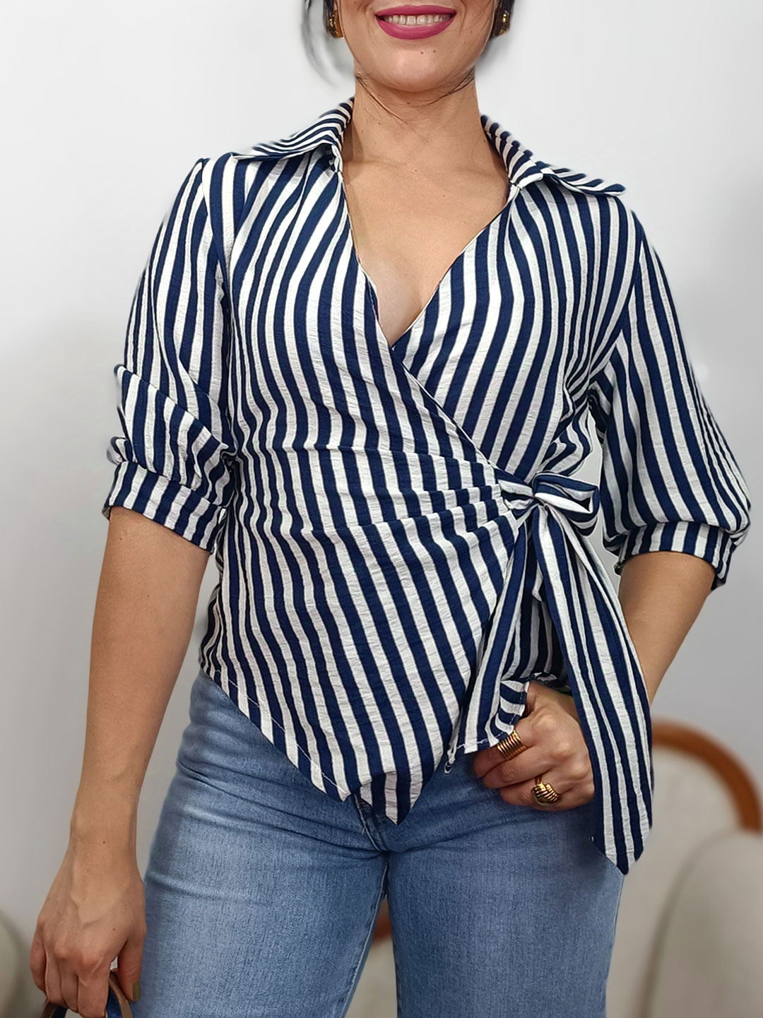 blusa cruzada de rayas marineras azul y blanco