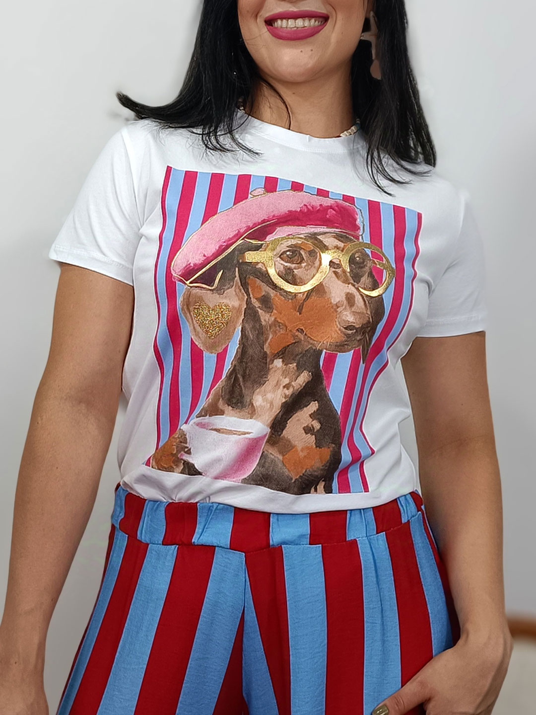 camiseta de perro salchicha con ilustración pop-art