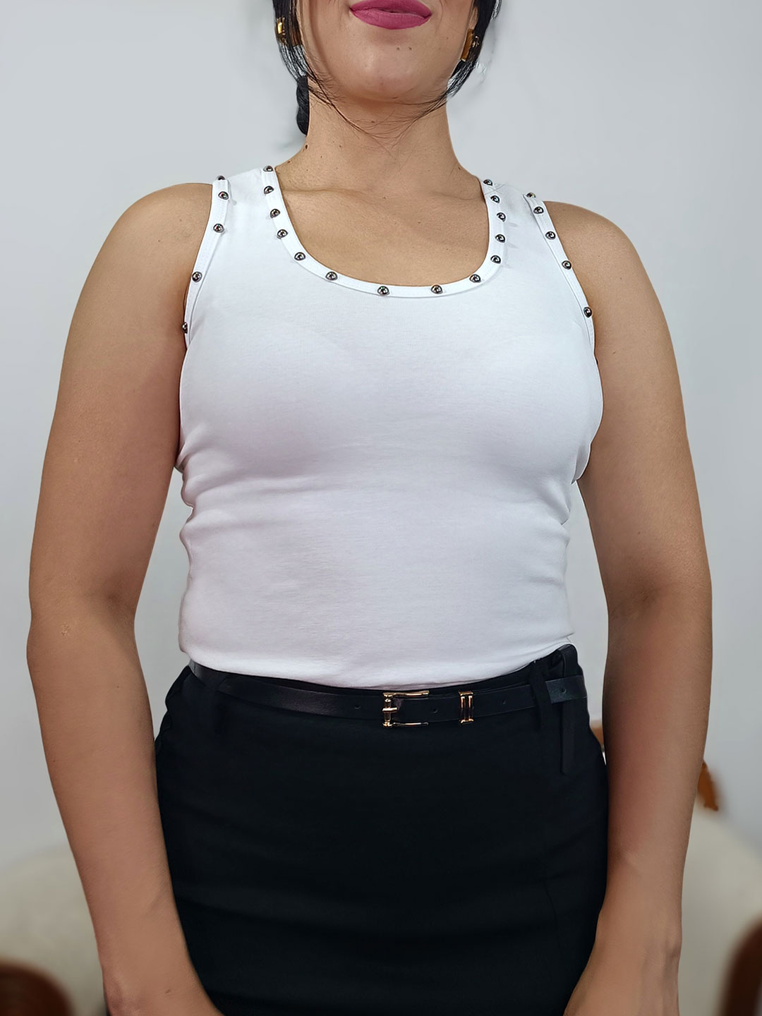 Tejido elástico y tirante ancho de top de mujer