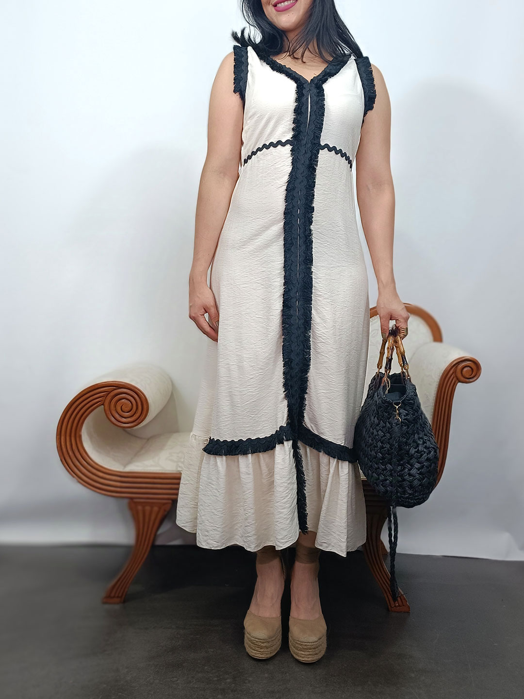 vestido midi crudo con ribetes de flecos y ondas negras