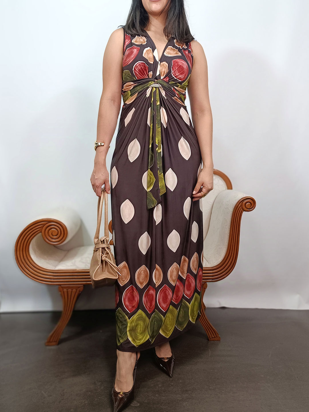vestido largo estampado con nudo delantero fruncido de frente
