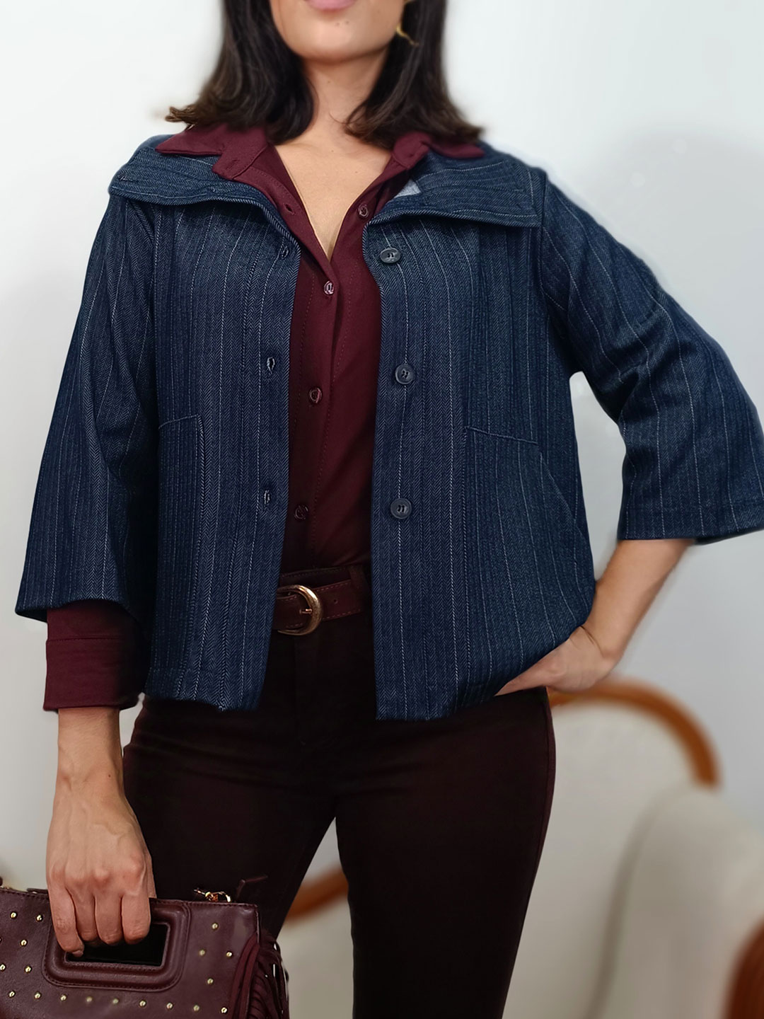chaqueta azul marino raya diplomatica corta con cuello marinero de frente